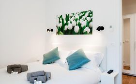 White Loft Como Central - The House Of Travelers